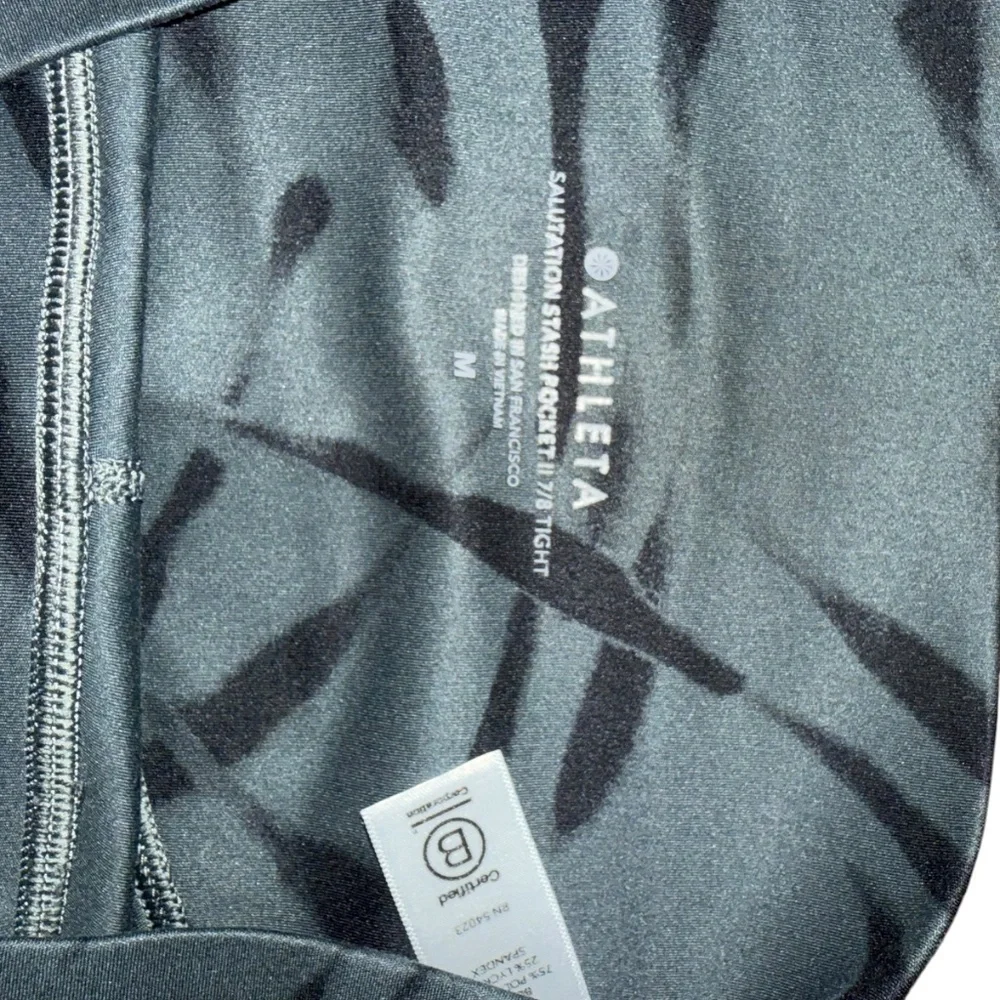 Athleta Salutation Stash Pocket 7/8 Legging & Shanti Crop Set Gray Zebra Print M - Picture 7 of 8